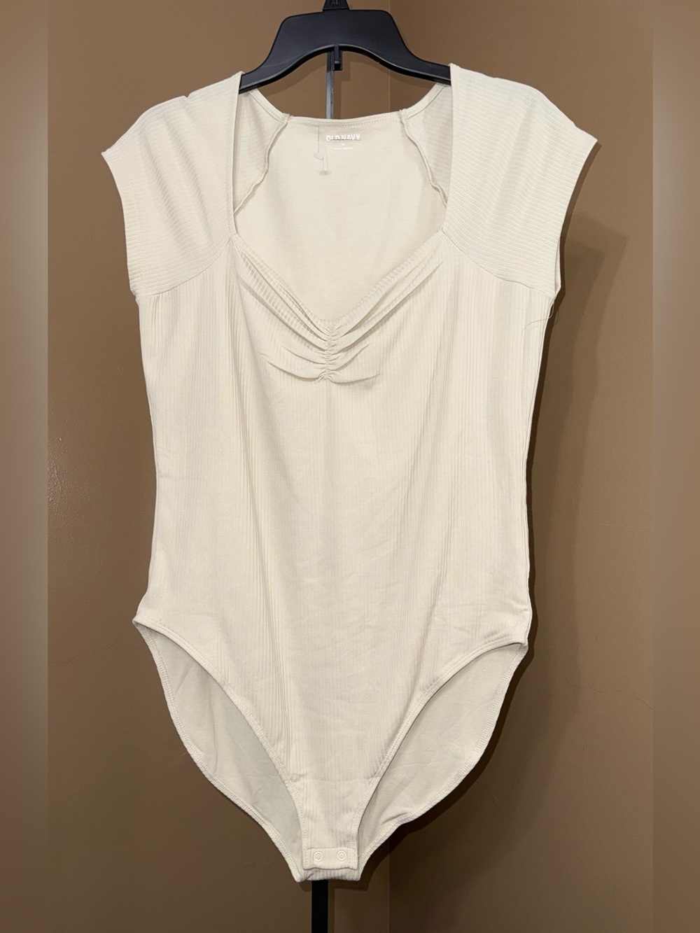 NEW Old Navy Ivory Cap Sleeve Ribbed Bodysuit with Ruched V-Neck. Size XL.